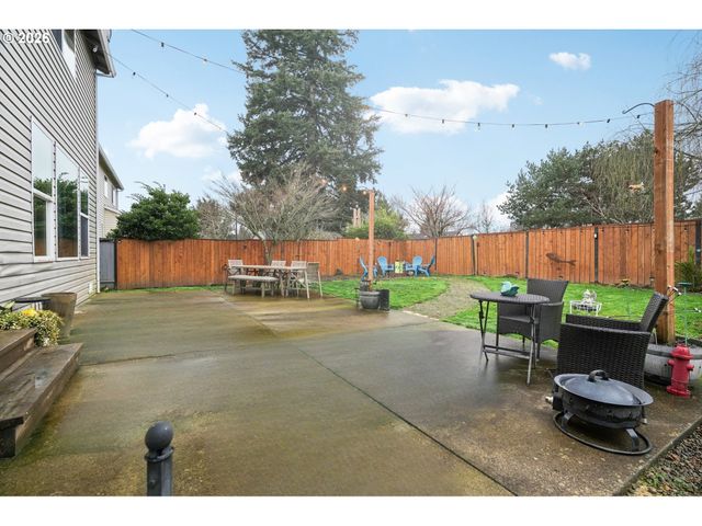 13165 Wickiup Dr, Oregon City, OR 97045