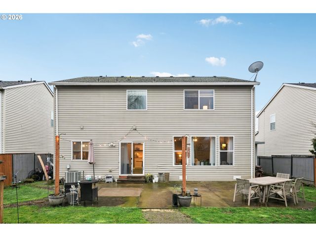 13165 Wickiup Dr, Oregon City, OR 97045