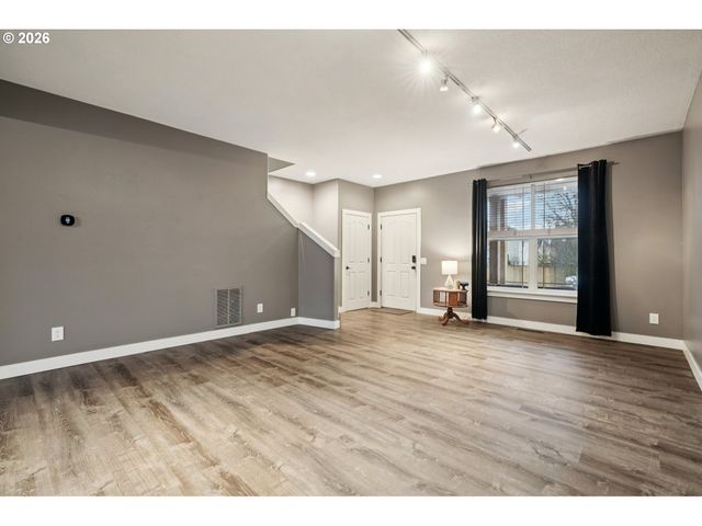 13165 Wickiup Dr, Oregon City, OR 97045