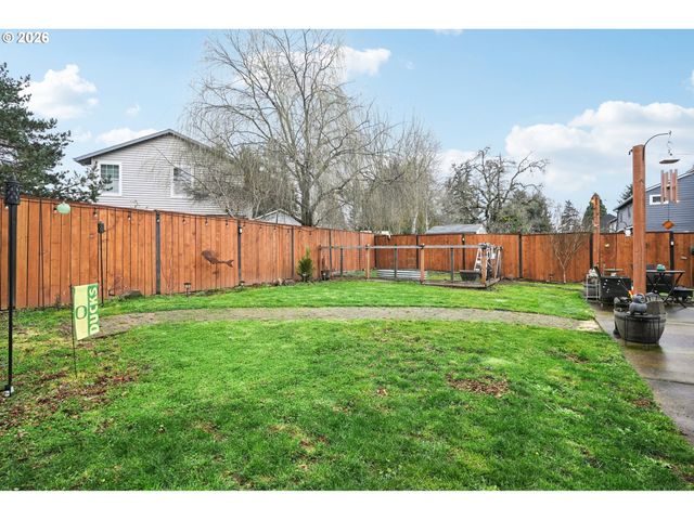 13165 Wickiup Dr, Oregon City, OR 97045