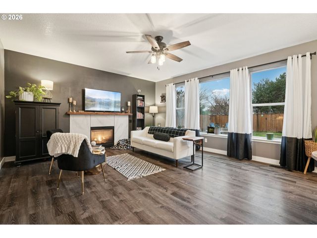 13165 Wickiup Dr, Oregon City, OR 97045