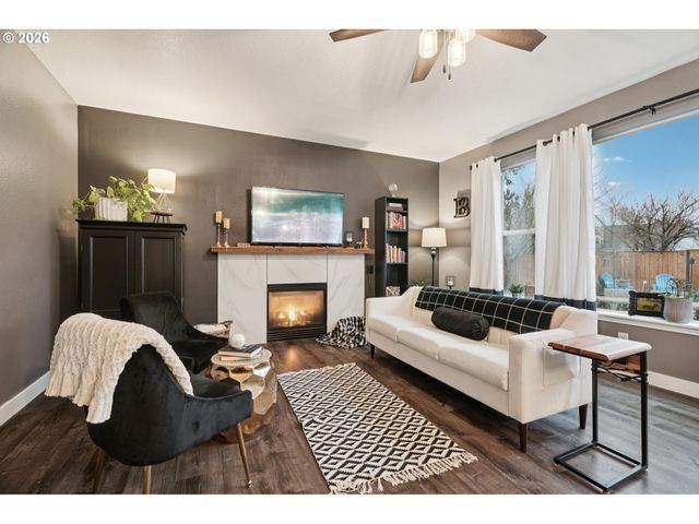 13165 Wickiup Dr, Oregon City, OR 97045