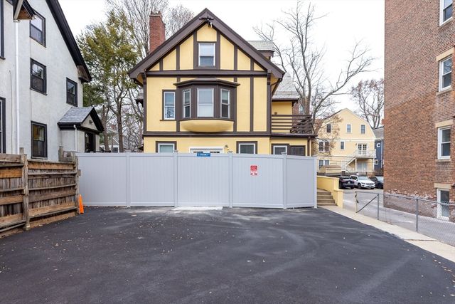 5 Chauncy St 1, Cambridge, MA 02138