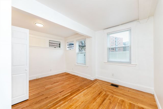 5 Chauncy St 1, Cambridge, MA 02138