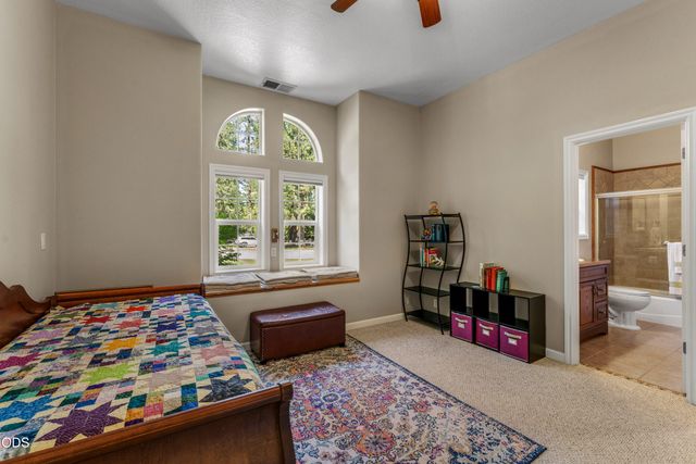 232 Riessen Road, Grants Pass, OR 97526