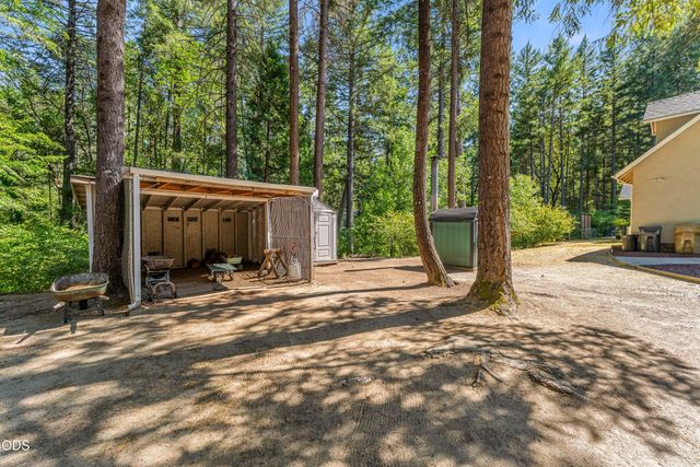 232 Riessen Road, Grants Pass, OR 97526