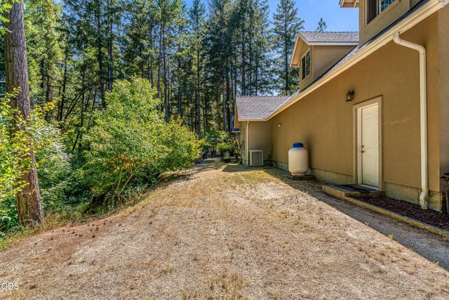 232 Riessen Road, Grants Pass, OR 97526