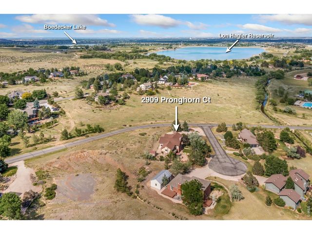 2909 Pronghorn Ct, Loveland, CO 80537