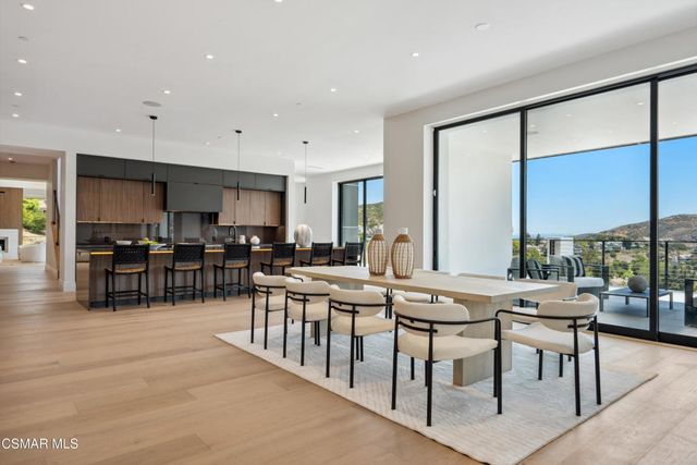 461 Lake Sherwood Drive, Westlake Village, CA 91361