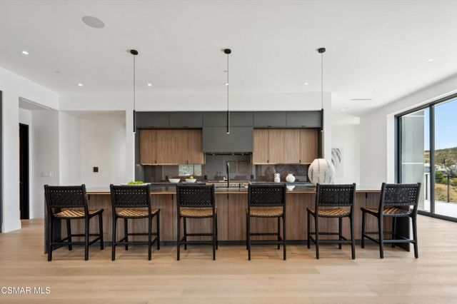 461 Lake Sherwood Drive, Westlake Village, CA 91361