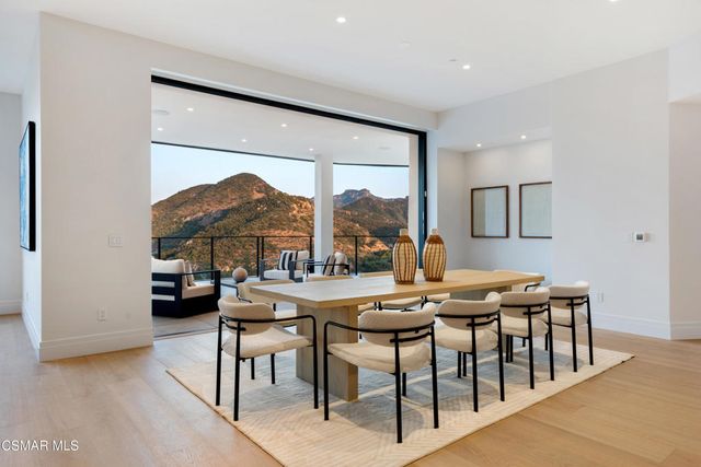 461 Lake Sherwood Drive, Westlake Village, CA 91361