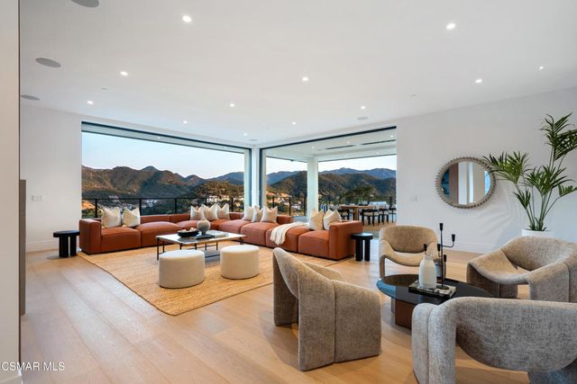 461 Lake Sherwood Drive, Westlake Village, CA 91361