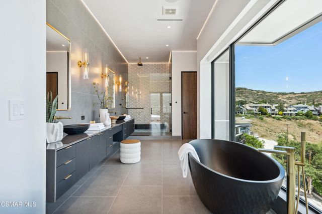 461 Lake Sherwood Drive, Westlake Village, CA 91361