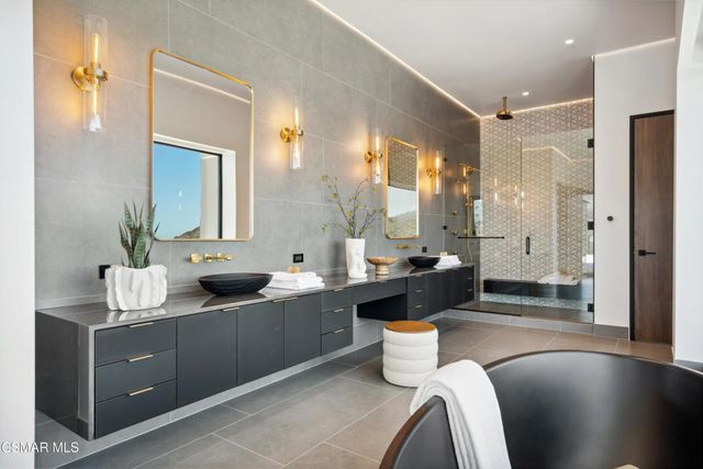 461 Lake Sherwood Drive, Westlake Village, CA 91361