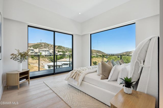 461 Lake Sherwood Drive, Westlake Village, CA 91361