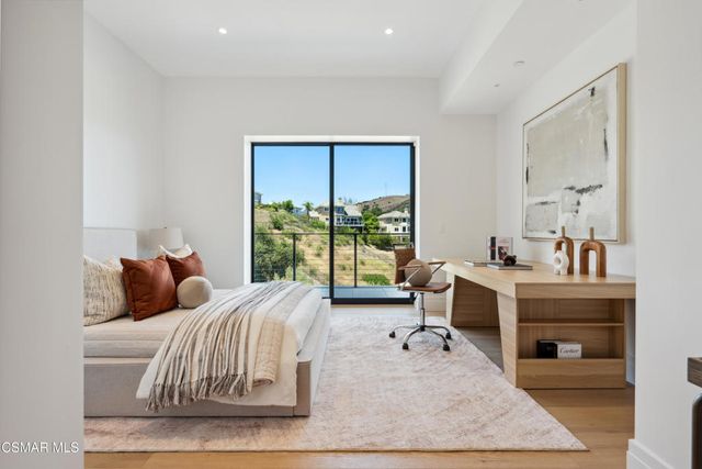 461 Lake Sherwood Drive, Westlake Village, CA 91361