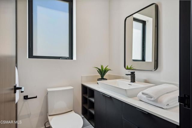 461 Lake Sherwood Drive, Westlake Village, CA 91361