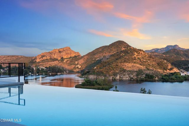 461 Lake Sherwood Drive, Westlake Village, CA 91361