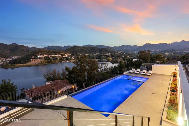 461 Lake Sherwood Drive, Westlake Village, CA 91361