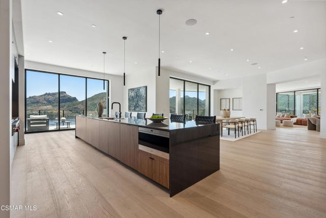 461 Lake Sherwood Drive, Westlake Village, CA 91361