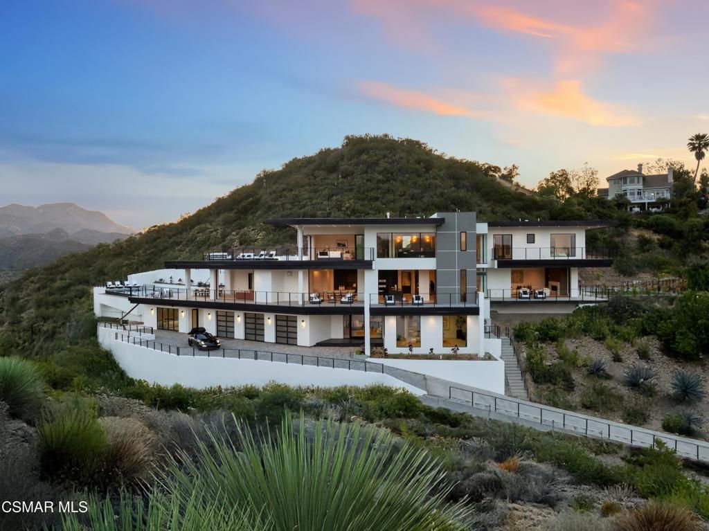 461 Lake Sherwood Drive, Westlake Village, CA 91361