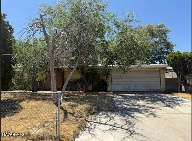 1150 W Avenue J14, Lancaster, CA 93534