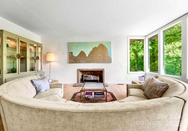 916 E Park Drive, Lincolnton, NC 28092