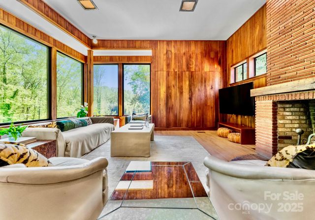 916 E Park Drive, Lincolnton, NC 28092