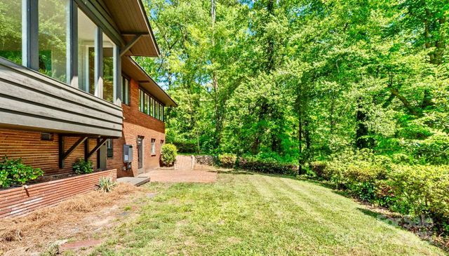 916 E Park Drive, Lincolnton, NC 28092