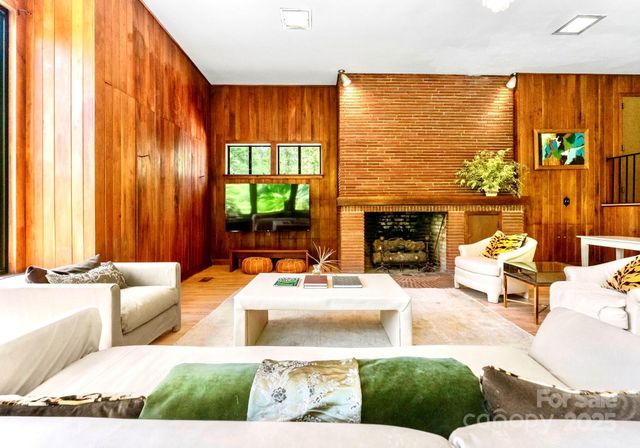 916 E Park Drive, Lincolnton, NC 28092