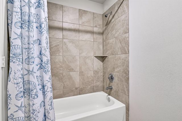 2712 Ahnya Lane, League City, TX 77573