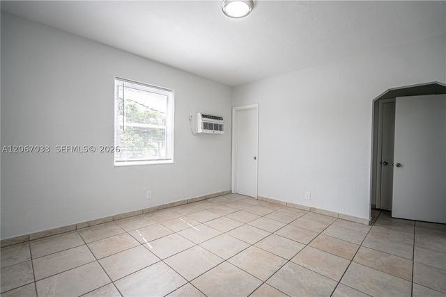 1208 71st St 8, Miami Beach, FL 33141