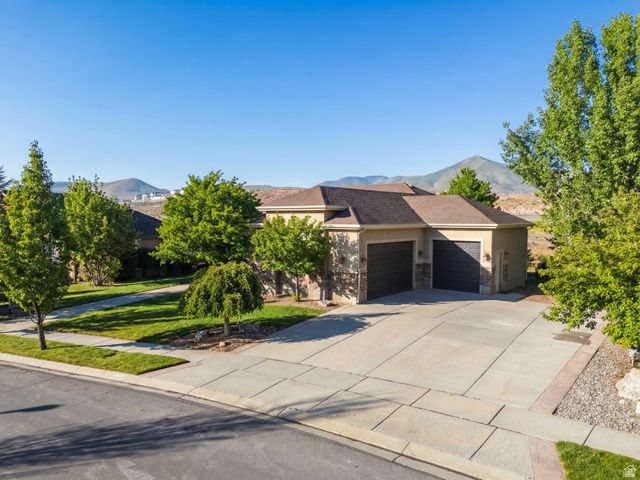 9225 N MOUNT AIREY DR, Eagle Mountain, UT 84005
