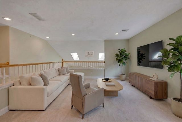 308 Sprucewood Ln 308, Clinton, MA 01510