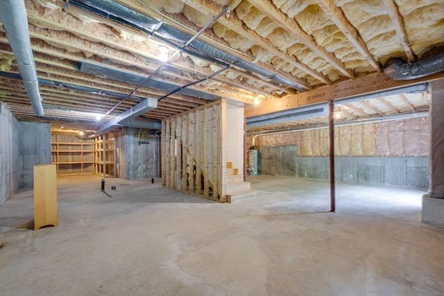 308 Sprucewood Ln 308, Clinton, MA 01510