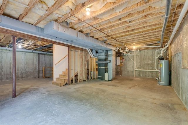 308 Sprucewood Ln 308, Clinton, MA 01510