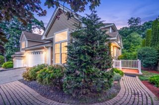 308 Sprucewood Ln 308, Clinton, MA 01510