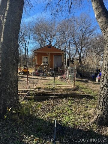 19237 Elizabeth, Oakland, OK 73446