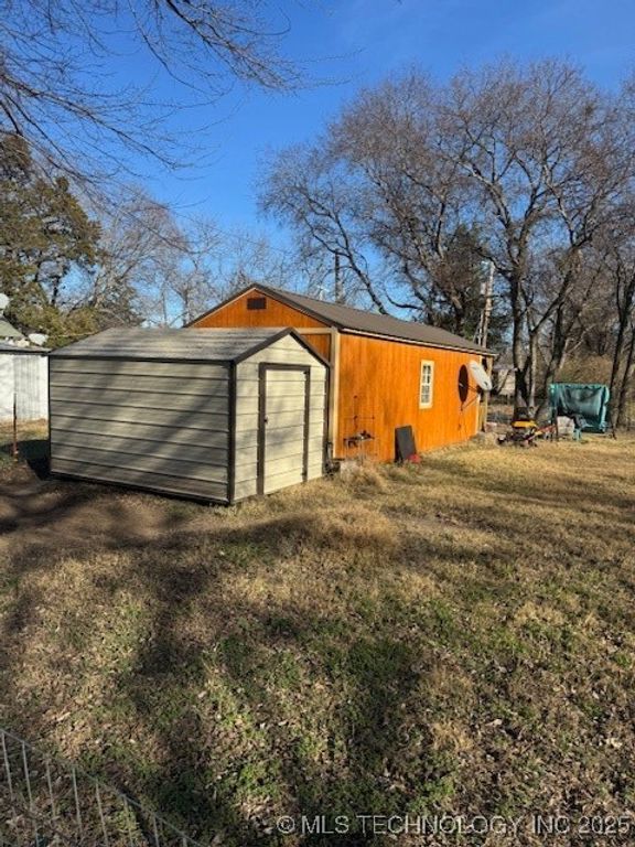 19237 Elizabeth, Oakland, OK 73446