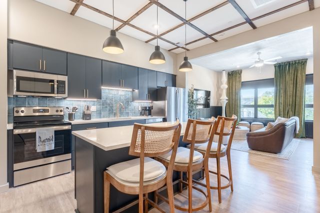 1014 16th Ave S Unit 203, Nashville, TN 37212