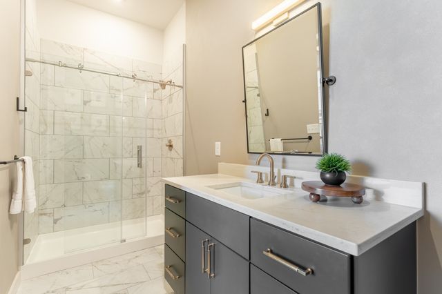 1014 16th Ave S Unit 203, Nashville, TN 37212