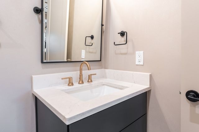 1014 16th Ave S Unit 203, Nashville, TN 37212