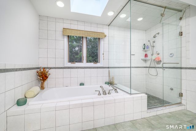 2 Thistle Road, Norwalk, CT 06851