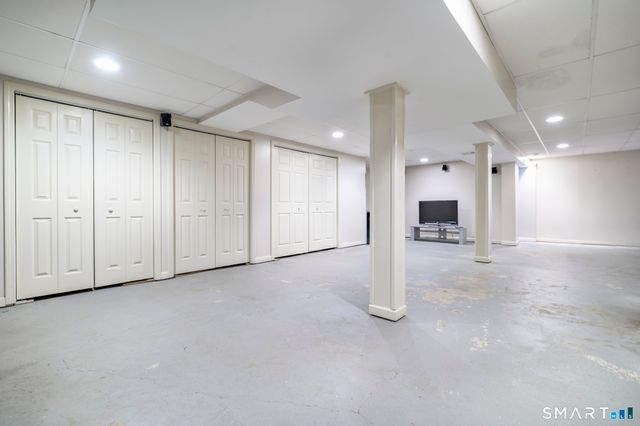 2 Thistle Road, Norwalk, CT 06851