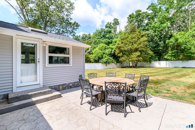 2 Thistle Road, Norwalk, CT 06851