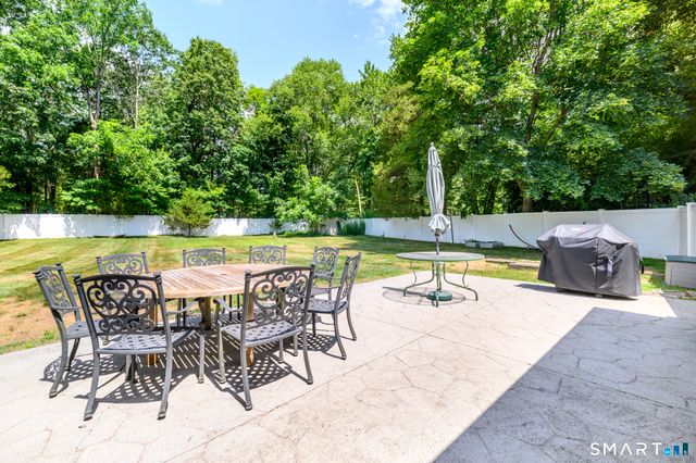 2 Thistle Road, Norwalk, CT 06851