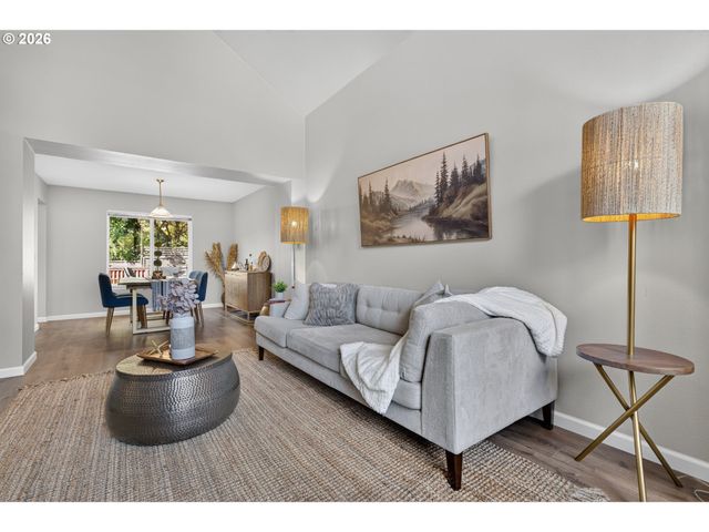 12739 Sw LESSER Rd, Portland, OR 97219
