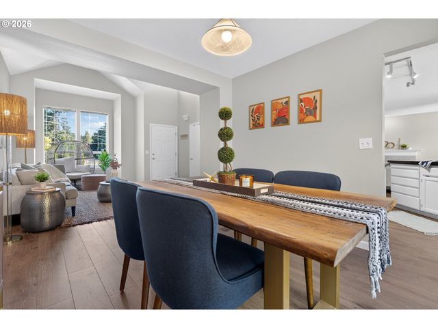 12739 Sw LESSER Rd, Portland, OR 97219