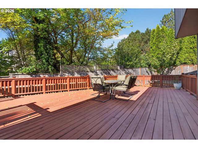 12739 Sw LESSER Rd, Portland, OR 97219