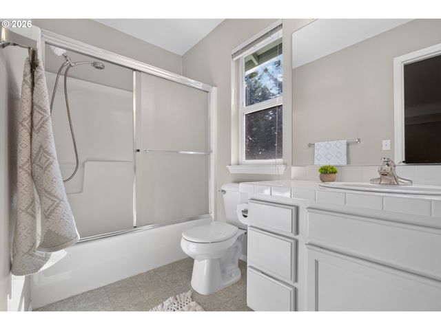 12739 Sw LESSER Rd, Portland, OR 97219